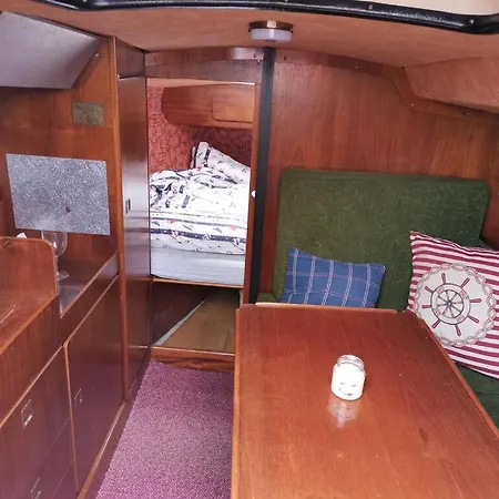 Ubytovani Na Jachte Botel